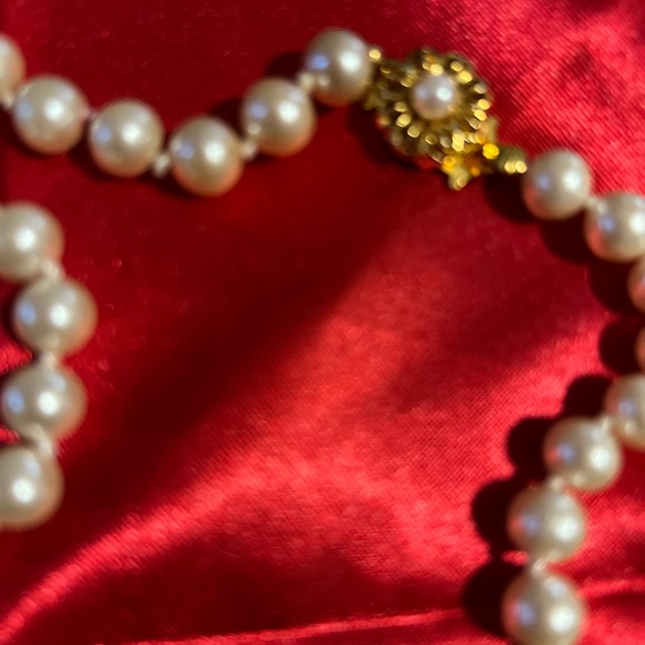 String of faux pearls classic style - Picture 12 of 15